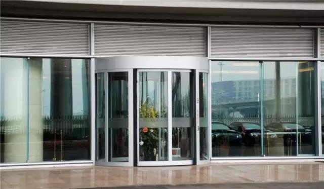 自動門門體為何偏愛選用鋁型材？為什么都偏愛多瑪DK90門機呢？